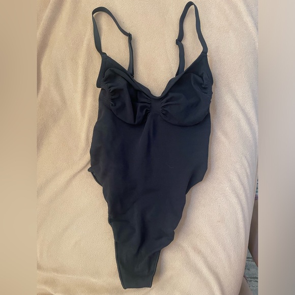 SKIMS body shaper NWOT - Picture 7 of 7